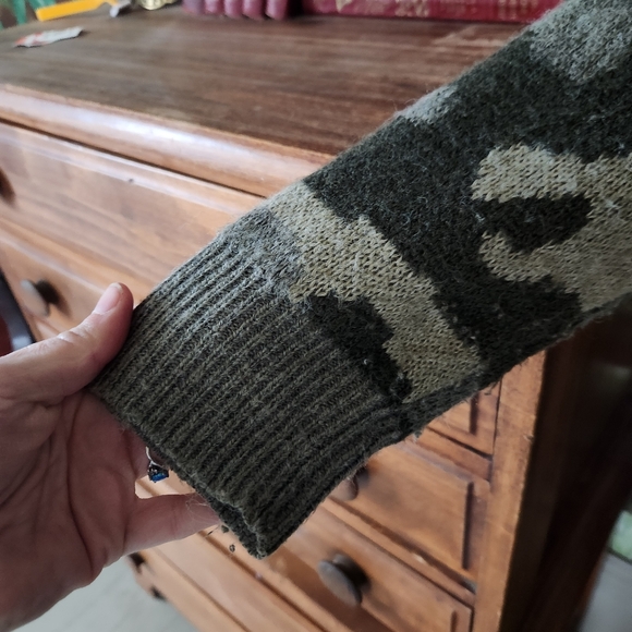 LUCKY BRAND Camo Cardigan Sweater Large - Picture 3 of 11